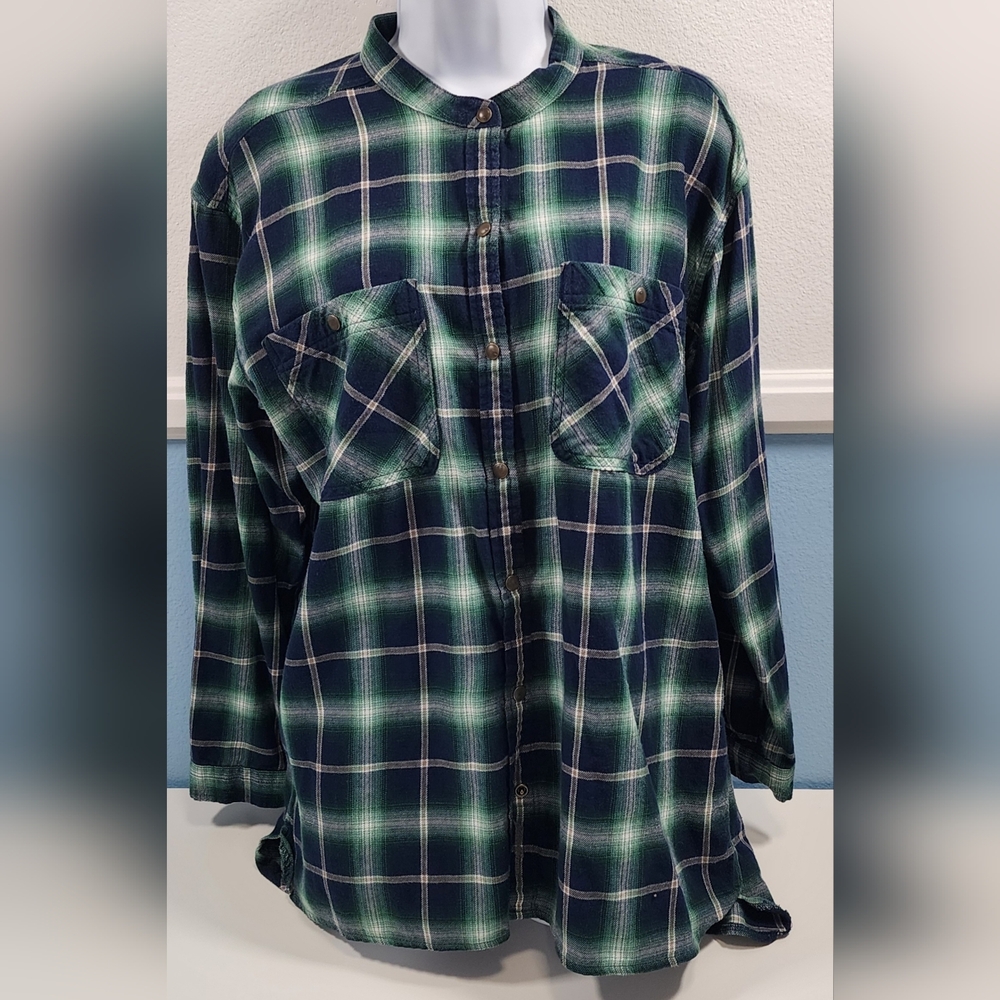 Eddie Bauer Women's Size L Green Flannel Plaid Long Sleeve Snap Up Shirt Top